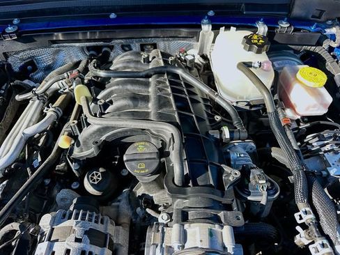 Used 2024 Jeep Wrangler Sport S image 28