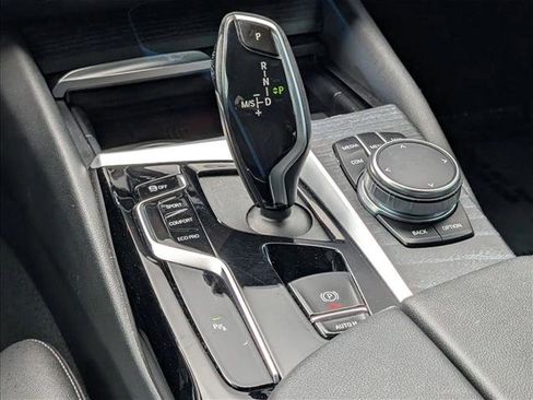 Used 2023 BMW 530i w/ Premium Package RWD image 12