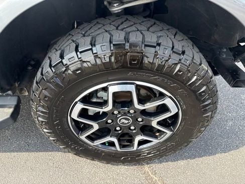 Used 2023 Ford Bronco Outer Banks AWD/4WD image 14