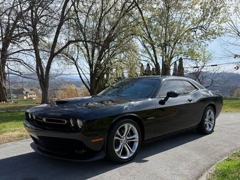 Used 2022 Dodge Challenger R/T image 5