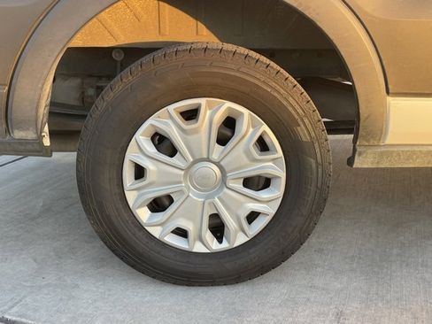 Used 2024 Ford Transit 350 XLT image 11