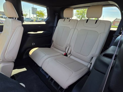 Used 2023 Jeep Grand Cherokee L Limited w/ Luxury Tech Group II AWD/4WD image 36