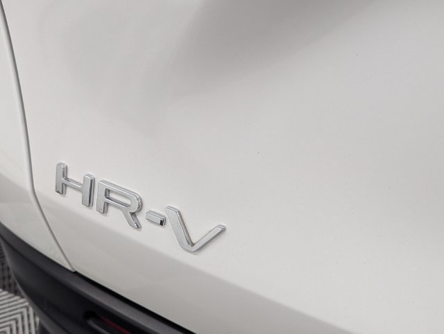 Certified 2025 Honda HR-V Sport image 9