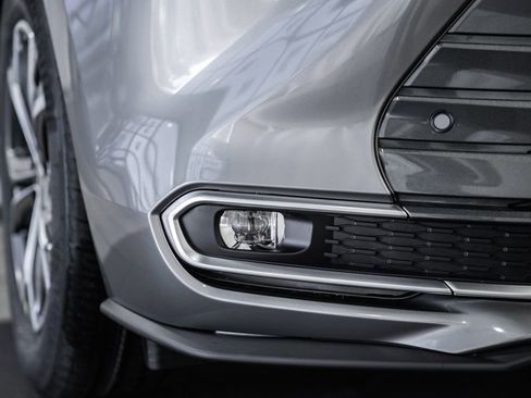 New 2026 Toyota Sienna Platinum image 14