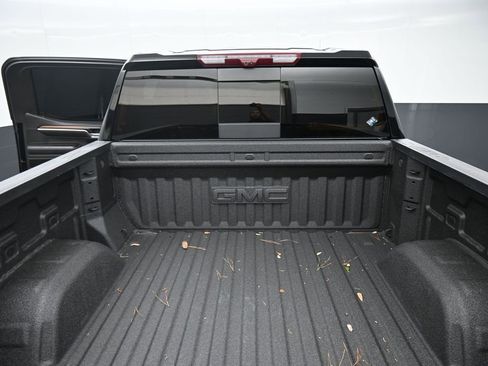 Used 2025 GMC Sierra 1500 Denali w/ Technology Package RWD image 8