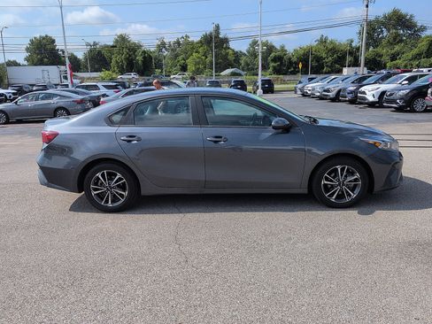 Used 2024 Kia Forte LXS FWD image 2