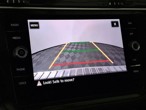 Used 2020 Volkswagen Tiguan SEL AWD/4WD image 4