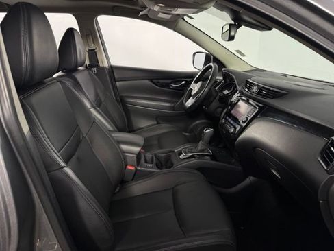 Used 2022 Nissan Rogue Sport SL w/ Premium Package FWD image 16