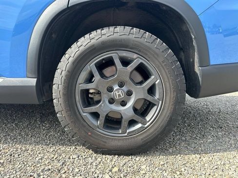 Used 2025 Honda Pilot TrailSport image 9