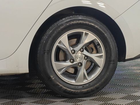 Used 2021 Hyundai Elantra SE FWD image 37