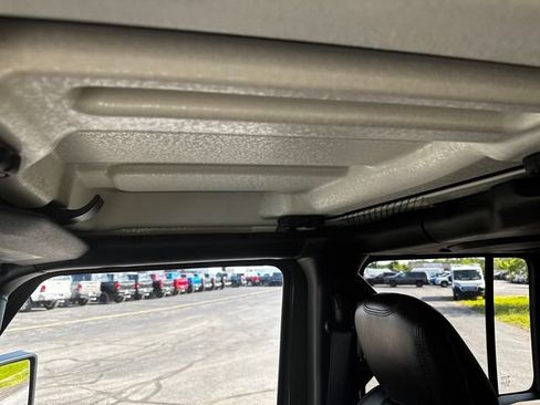 Used 2023 Jeep Wrangler Unlimited Sahara w/ Cold Weather Group AWD/4WD image 39