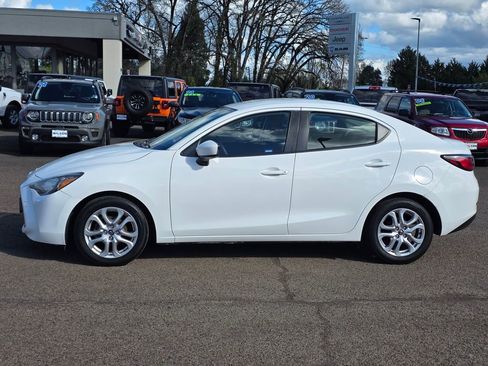 Used 2018 Toyota Yaris iA FWD image 28