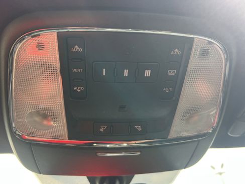 Used 2013 Chrysler 300 C image 34