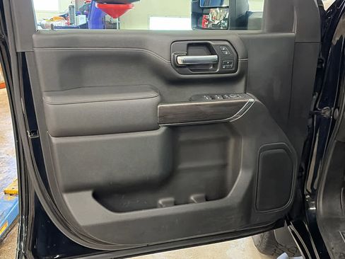 Used 2022 Chevrolet Silverado 2500 LTZ w/ LTZ Plus Package image 5