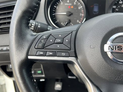 Certified 2021 Nissan Rogue Sport SV image 12