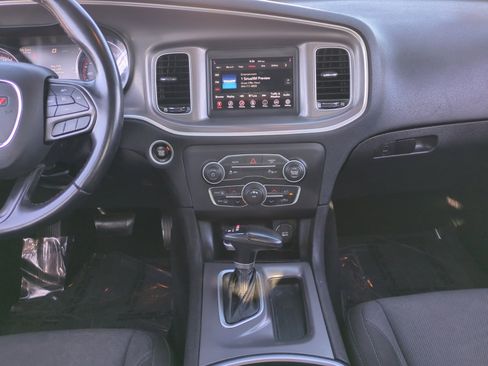 Used 2022 Dodge Charger SXT image 11