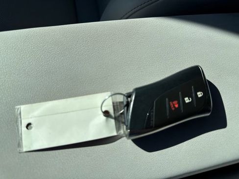 Used 2019 Lexus UX 200 w/ Premium Package FWD image 28