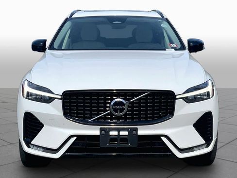 Used 2025 Volvo XC60 B5 Plus w/ Protection Package Premier AWD/4WD image 4