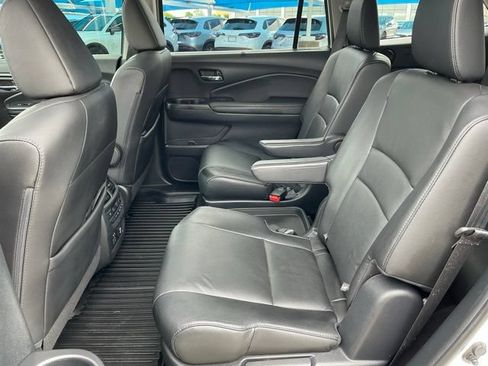 Used 2022 Honda Pilot Touring image 10