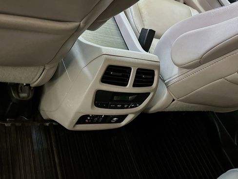Used 2017 Honda Pilot Touring image 29