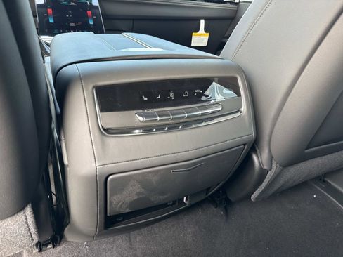 New 2026 Cadillac Escalade Luxury image 18