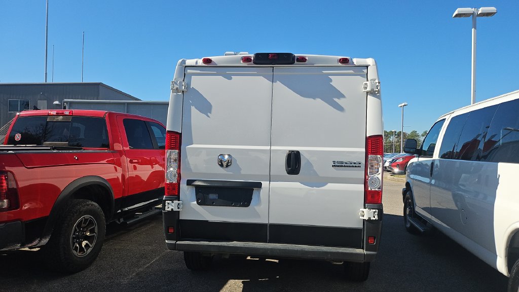 Used 2023 RAM ProMaster 1500 w/ Lane Management Group FWD image 3
