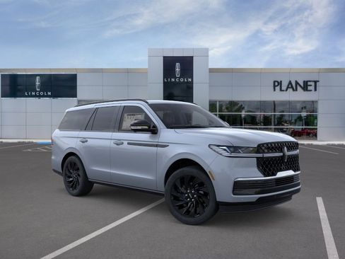 New 2025 Lincoln Navigator Reserve w/ Jet Appearance Package AWD/4WD image 7
