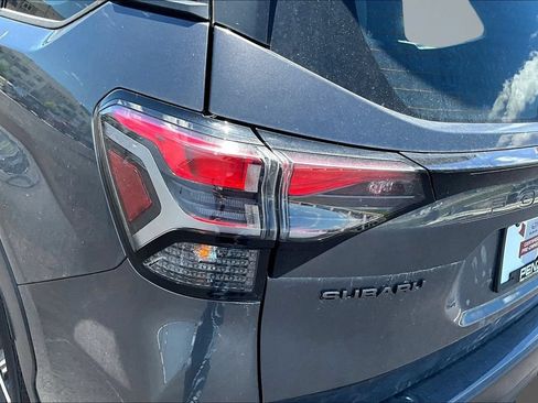 Used 2025 Subaru Forester AWD/4WD image 19