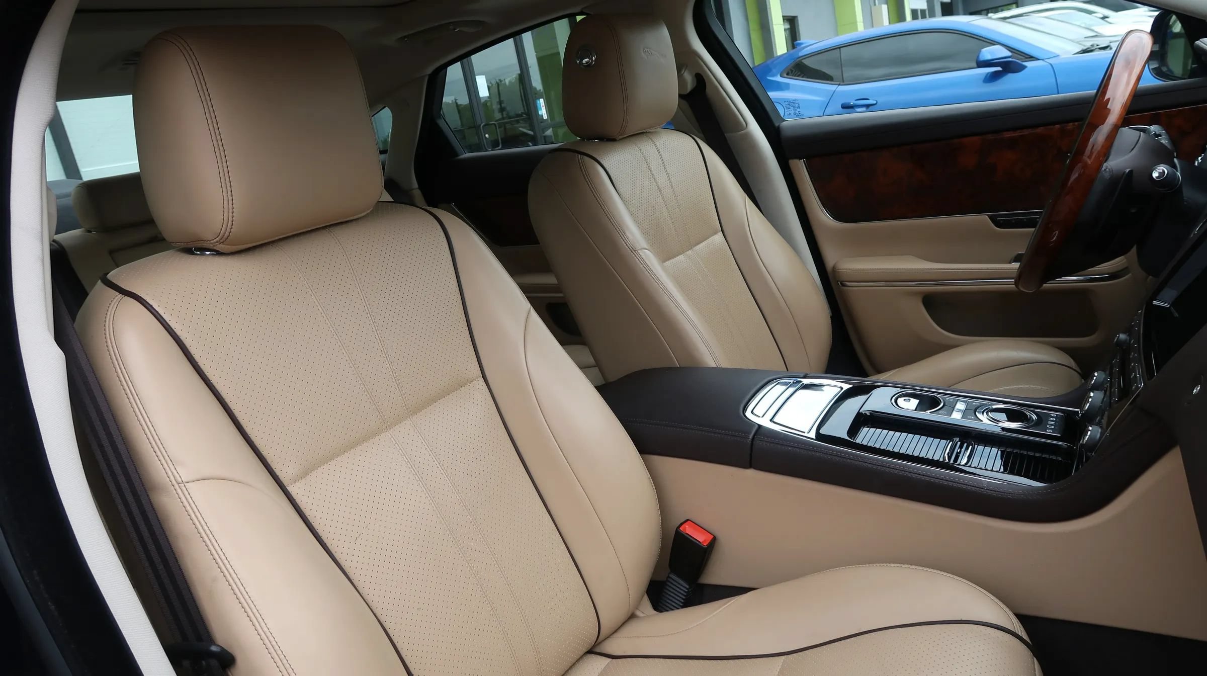 Used 2019 Jaguar XJ R-Sport RWD image 27
