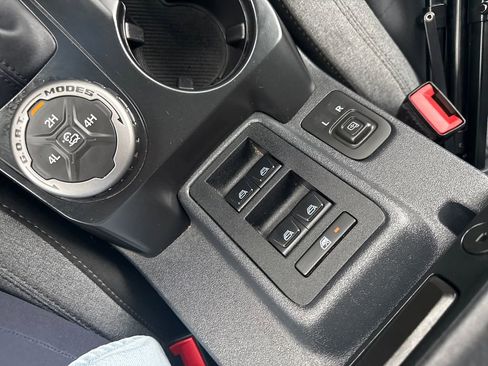 Used 2025 Ford Bronco Big Bend image 38