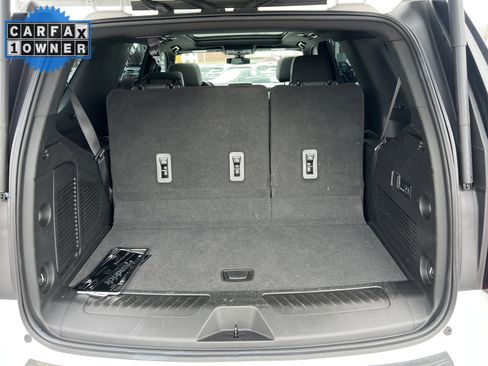 Used 2022 GMC Yukon SLT w/ SLT Premium Package image 34