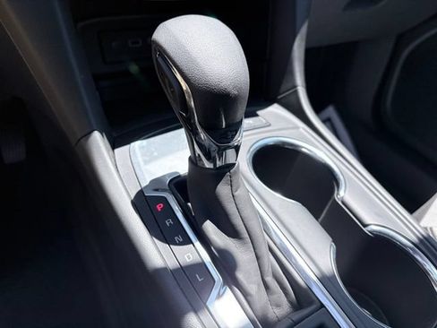 Used 2023 Chevrolet Equinox LT w/ Driver Convenience Package FWD image 21