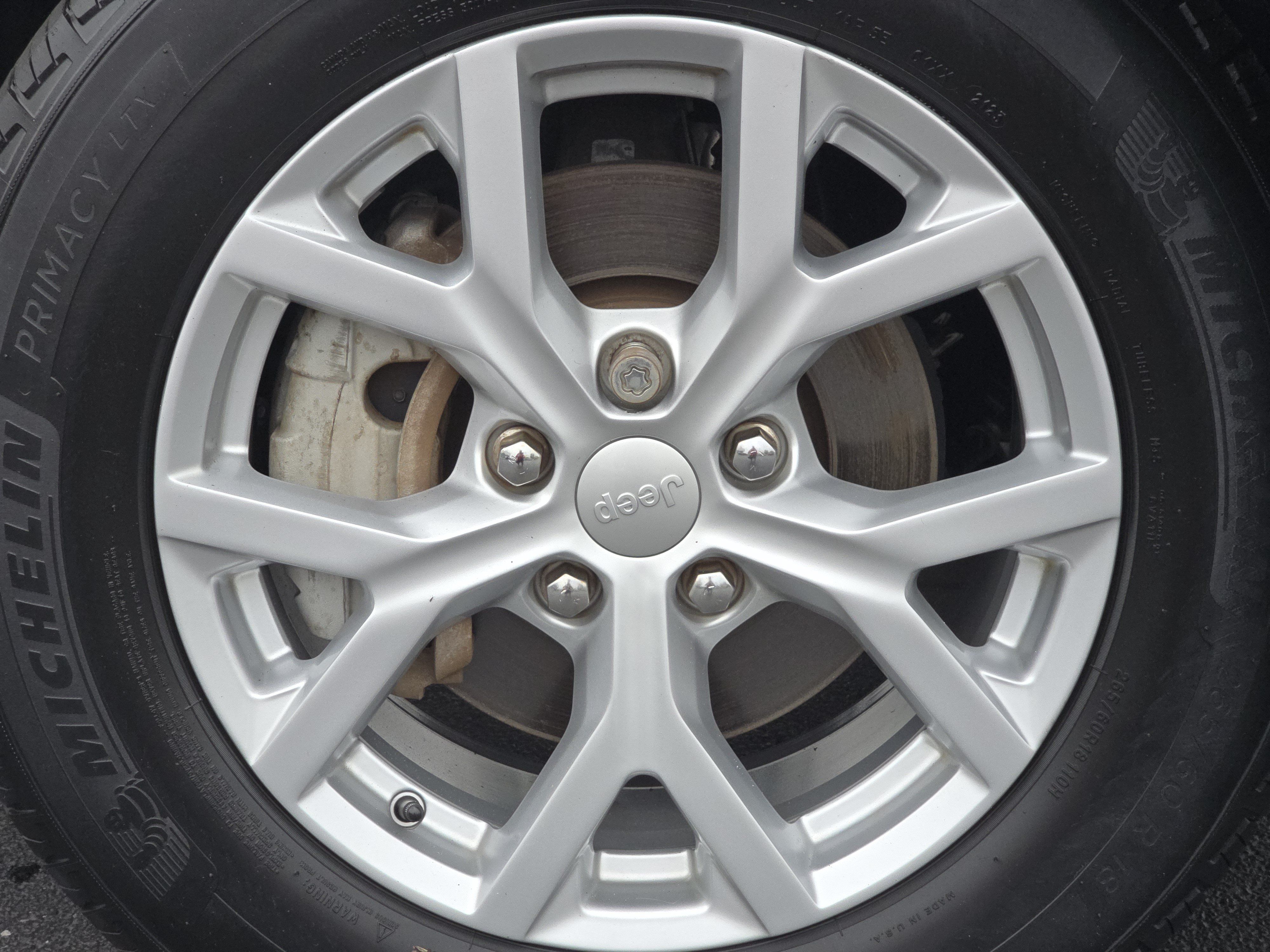 Used 2023 Jeep Grand Cherokee Limited AWD/4WD image 16