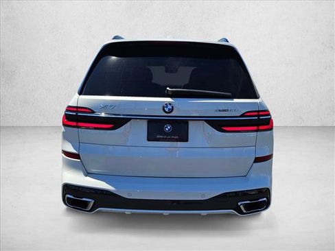 Used 2024 BMW X7 xDrive40i w/ M Sport Package AWD/4WD image 7