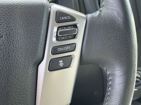 Used 2024 Nissan Titan SV w/ SV Convenience Package image 21