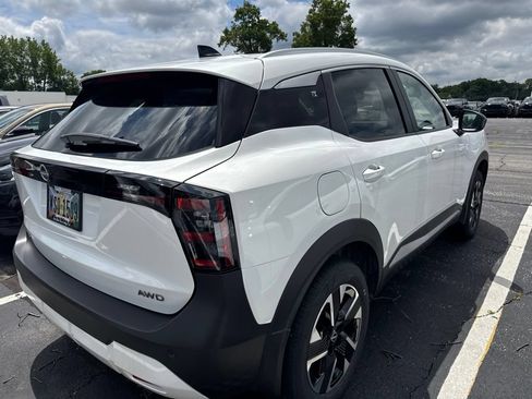 Used 2026 Nissan Kicks SV w/ SV Premium Package AWD/4WD image 4