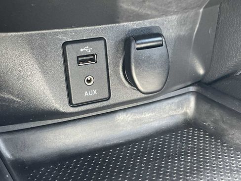 Used 2016 Nissan Rogue SV FWD image 21