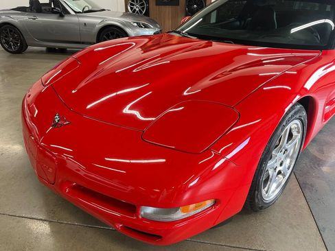 Used 2001 Chevrolet Corvette Coupe w/ Preferred Equipment Group2 RWD image 24