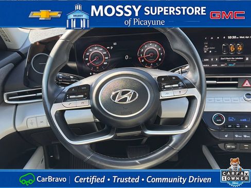 Used 2023 Hyundai Elantra Limited w/ Preferred Accessory Package FWD image 18