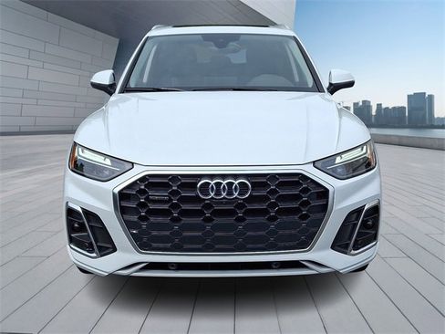 Certified 2023 Audi Q5 2.0T Premium Plus w/ Premium Plus Package image 2