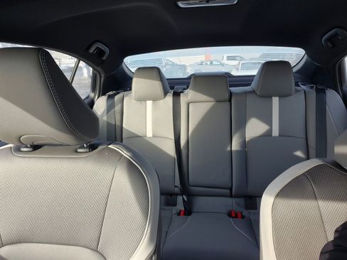 Used 2025 Toyota Camry SE w/ Convenience Package image 18