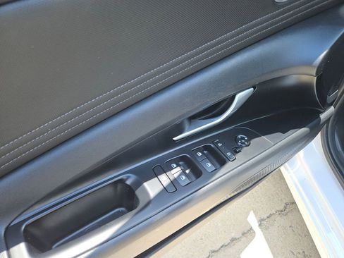 Used 2025 Hyundai Elantra SEL FWD image 13
