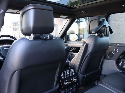 Used 2018 Land Rover Range Rover HSE image 31