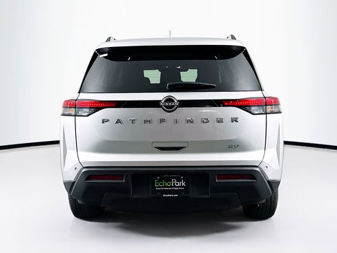 Used 2024 Nissan Pathfinder SV image 7