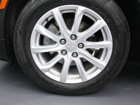 Used 2022 Cadillac XT4 Luxury w/ Driver Awareness Package FWD image 10