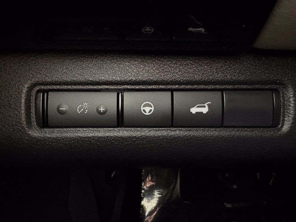 Used 2025 Nissan Pathfinder SV w/ Black Appearance Package AWD/4WD image 35