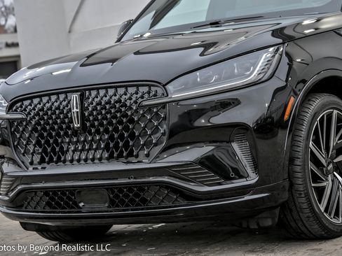 Used 2025 Lincoln Aviator Black Label w/ Jet Appearance Package image 10