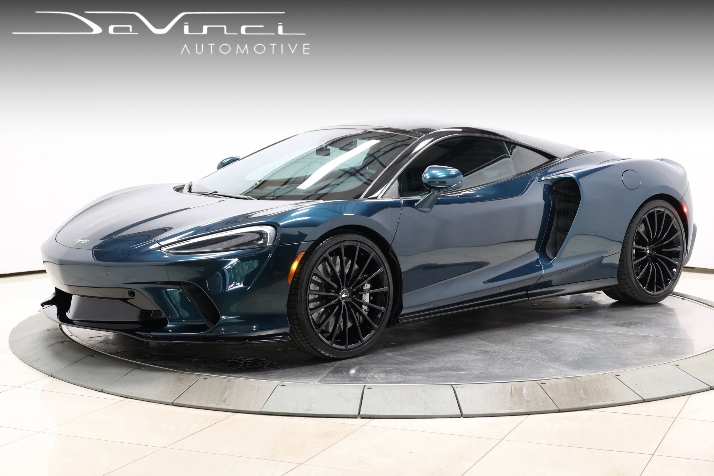 Used 2021 McLaren GT RWD image 1