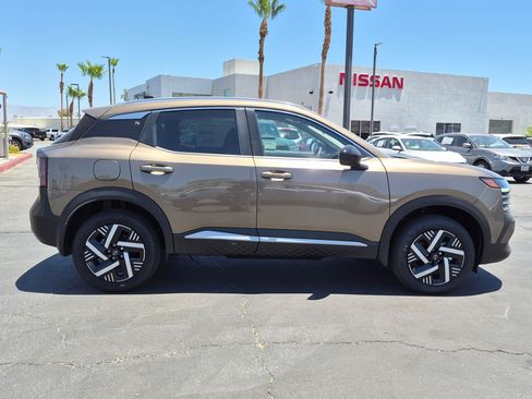 New 2026 Nissan Kicks SV FWD image 5