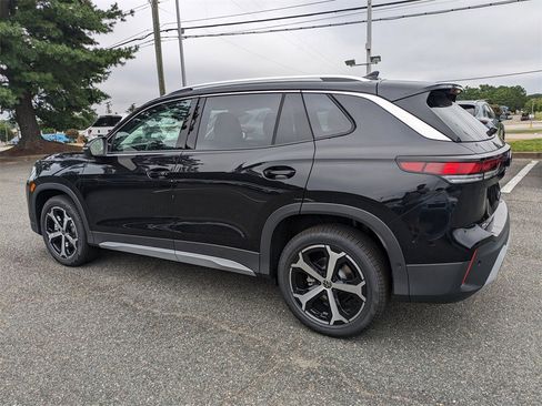 New 2025 Volkswagen Tiguan SE image 6